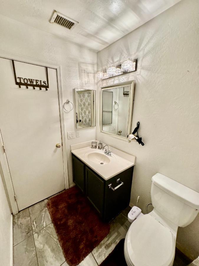Cozy Private Room With Shared Bathroom Inside A House Финикс Екстериор снимка